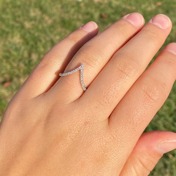 Gabriel and Company Chevron Band in White Gold - Picture 9 of 10